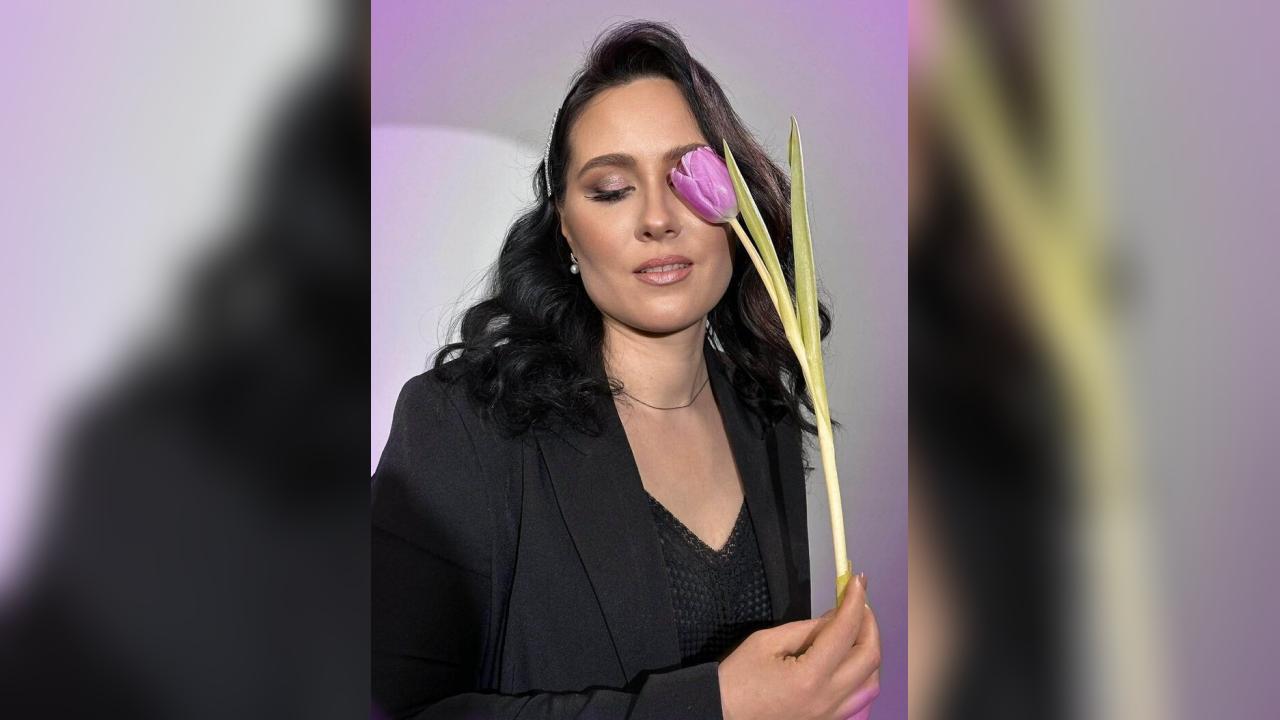 Webcam chat profile for OliviaWarm: Dancing