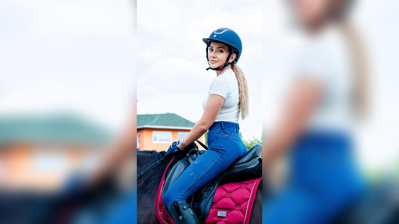 Webcam chat profile for BoxingGirlX: Bondage & discipline