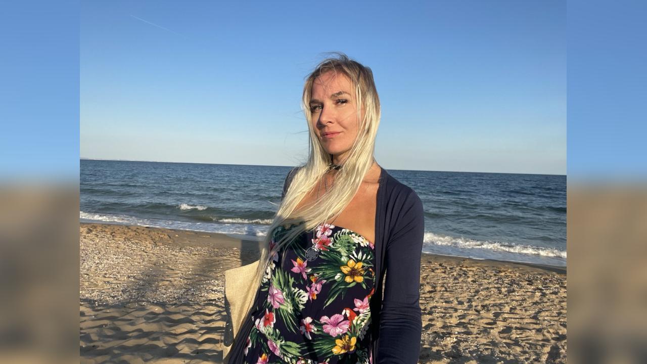 Webcam chat profile for Novalyn