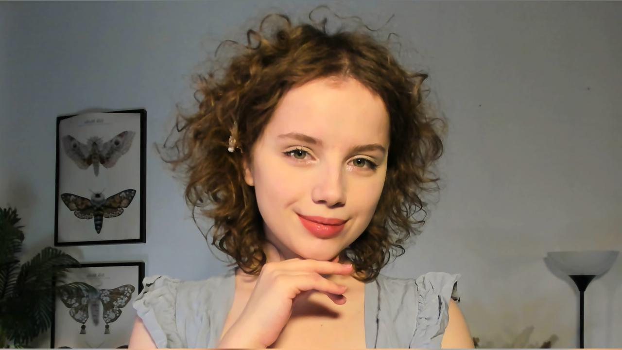 Webcam chat profile for GabiAddams: Legs, feet & shoes