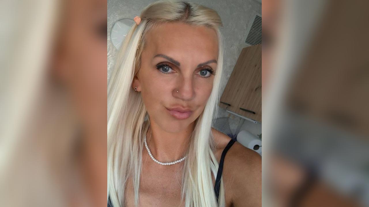 Webcam chat profile for CherryBlond