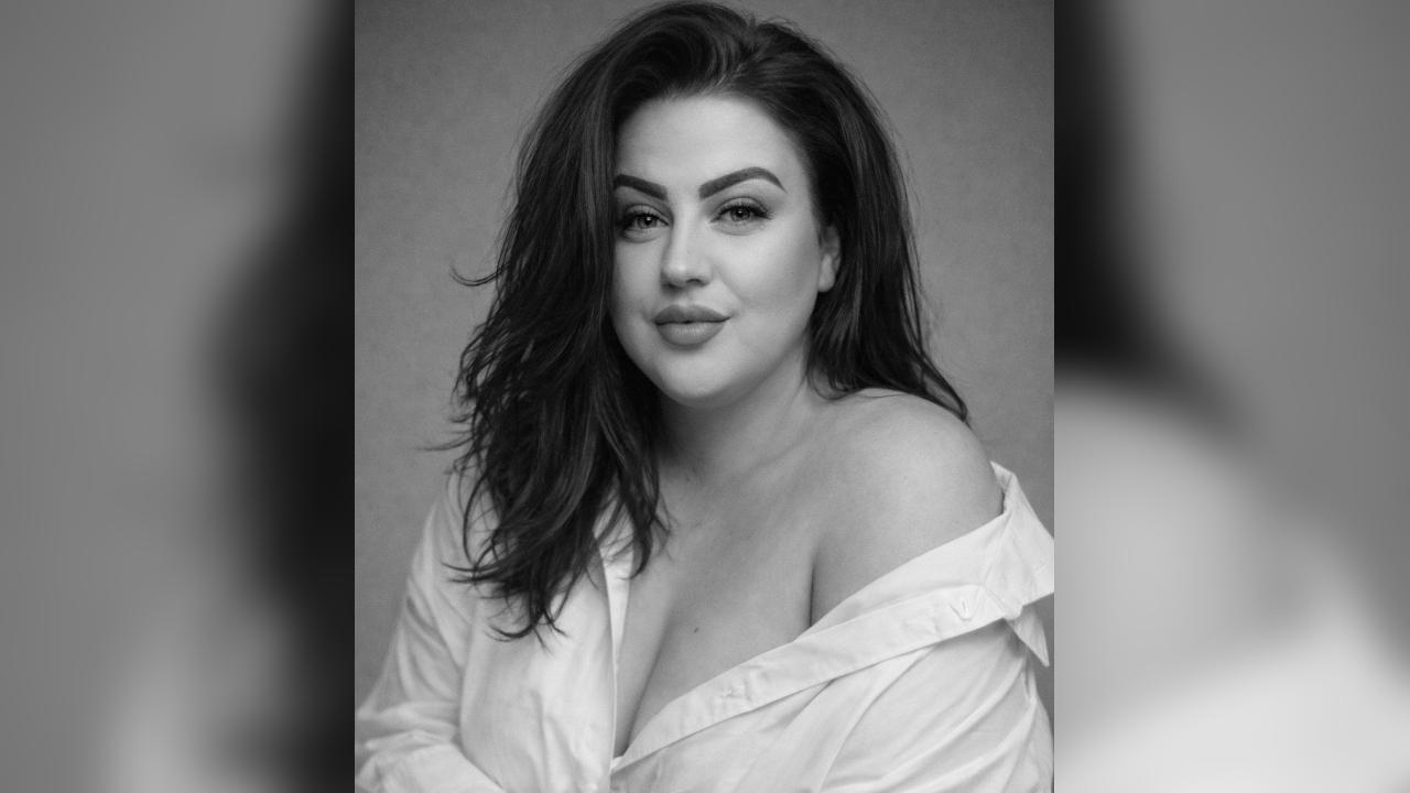 Webcam chat profile for MyraKelly: Legs, feet & shoes