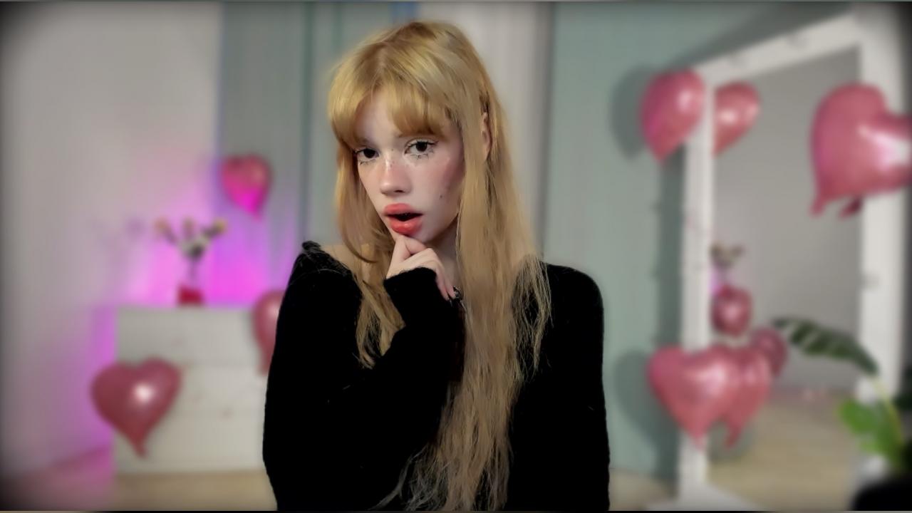 Webcam chat profile for SweetMell: Leather