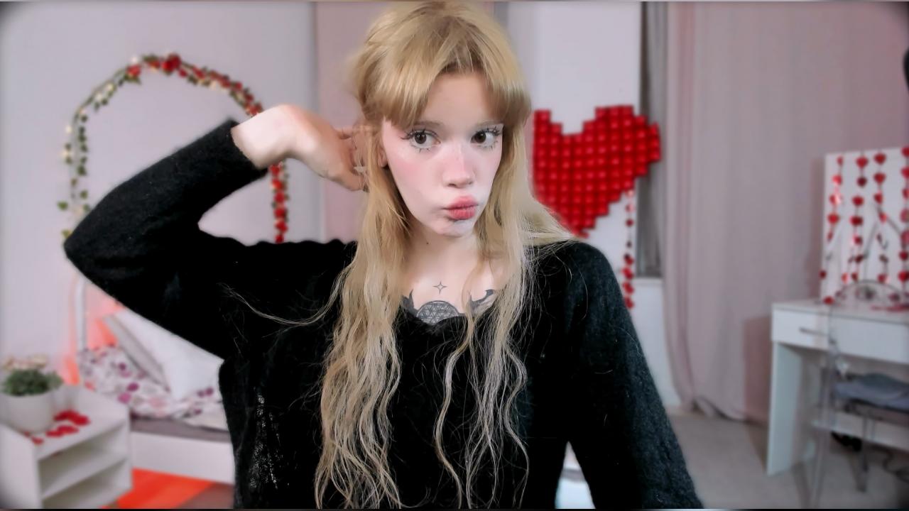 Webcam chat profile for SweetMell: Leather