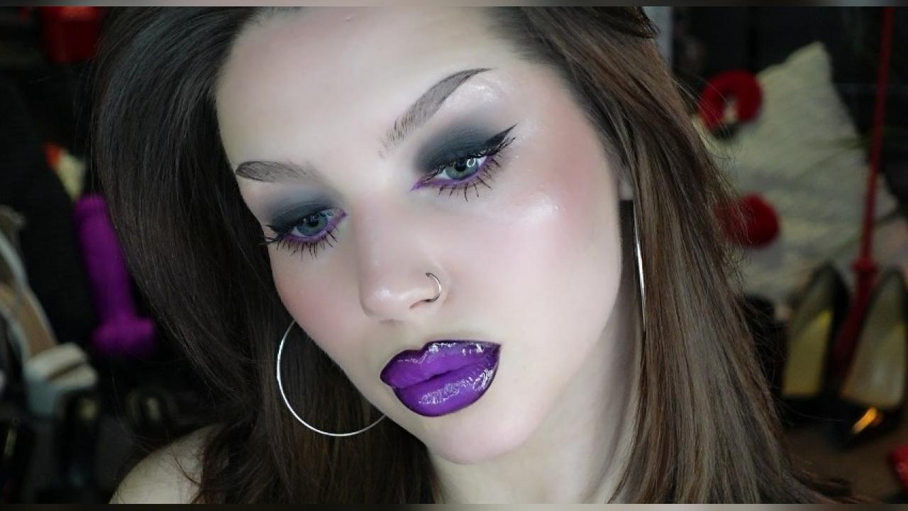 Webcam chat profile for DarsyFancy: Dominatrix