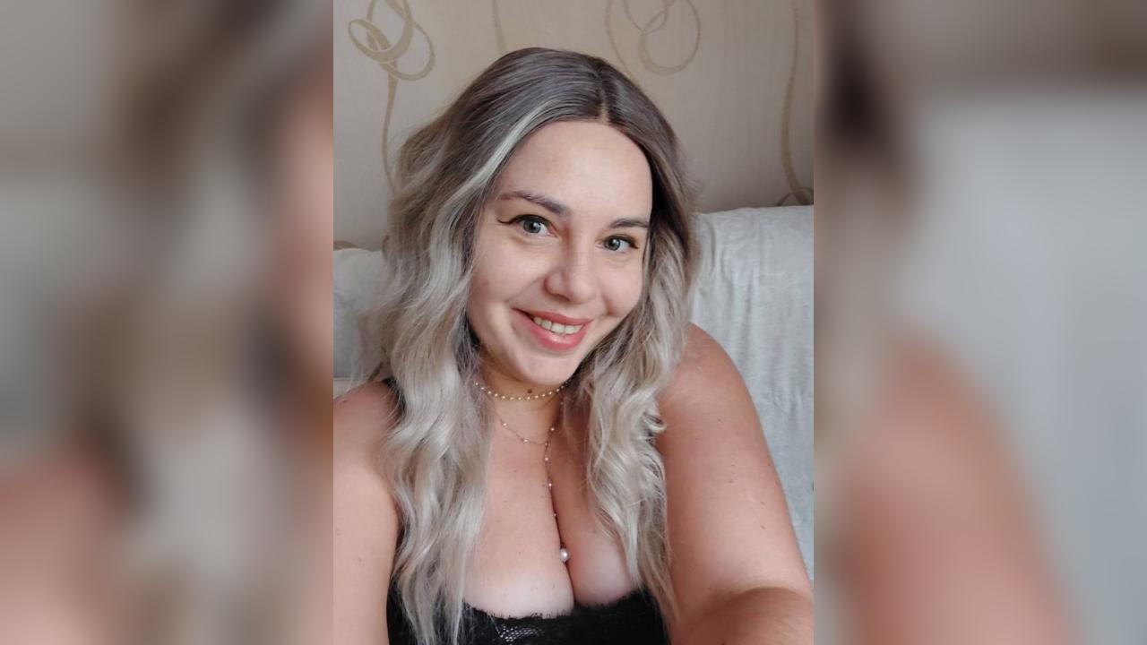 Webcam chat profile for SimplyMe