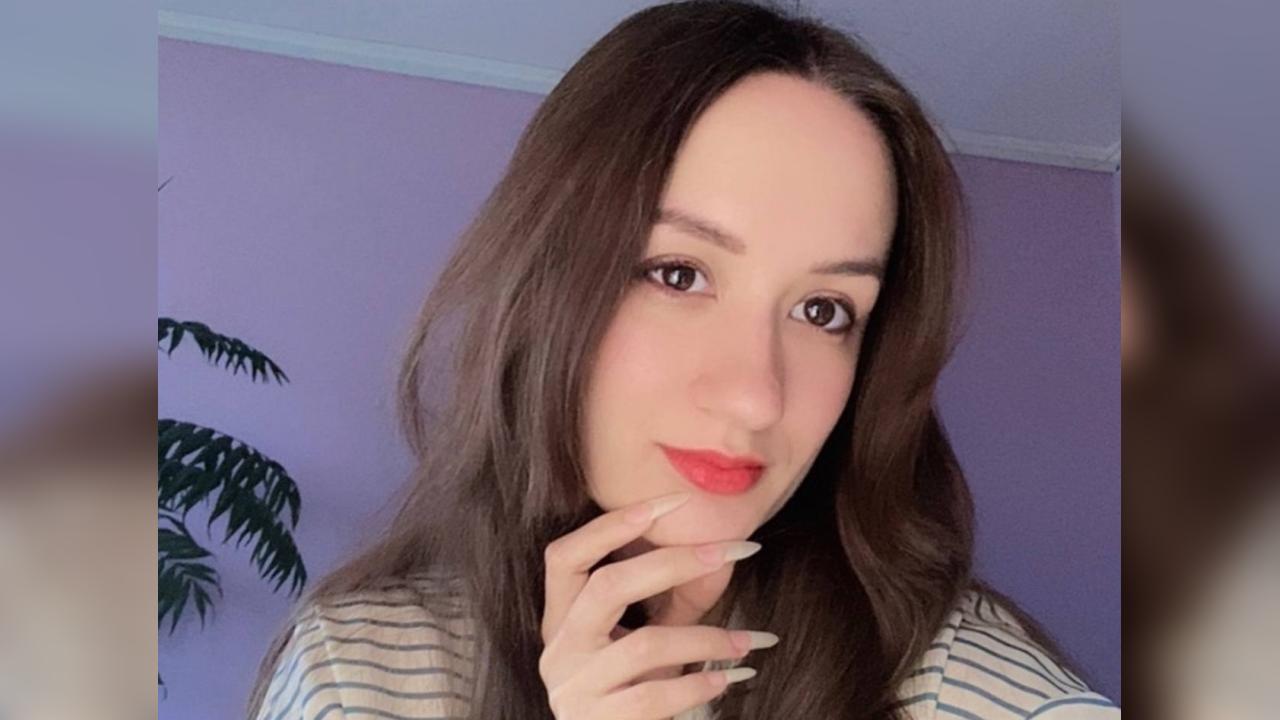 Webcam chat profile for AdorableKatty: Legs, feet & shoes