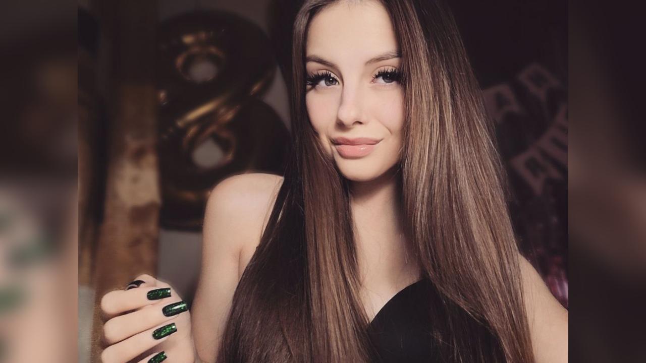 Webcam chat profile for KleopatRA