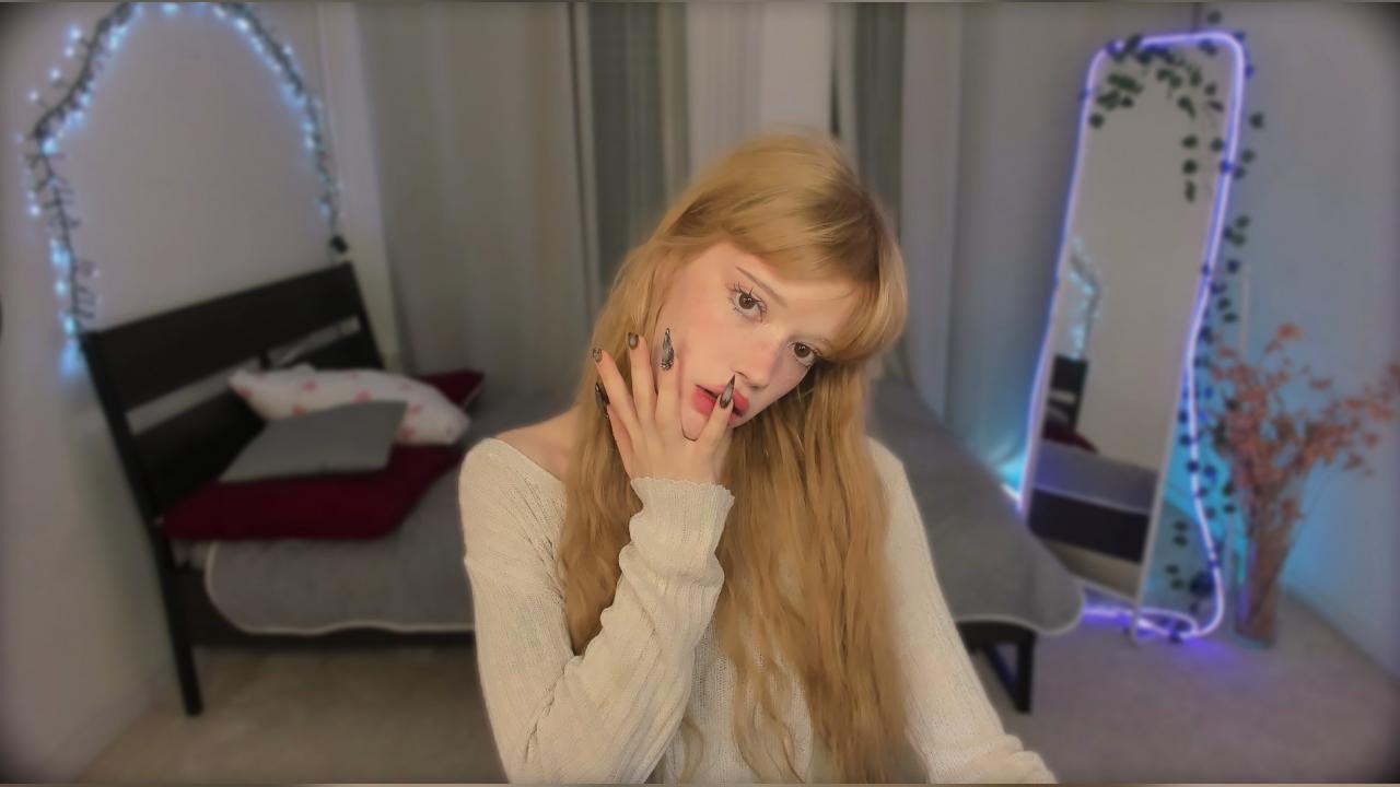 Webcam chat profile for SweetMell: Leather