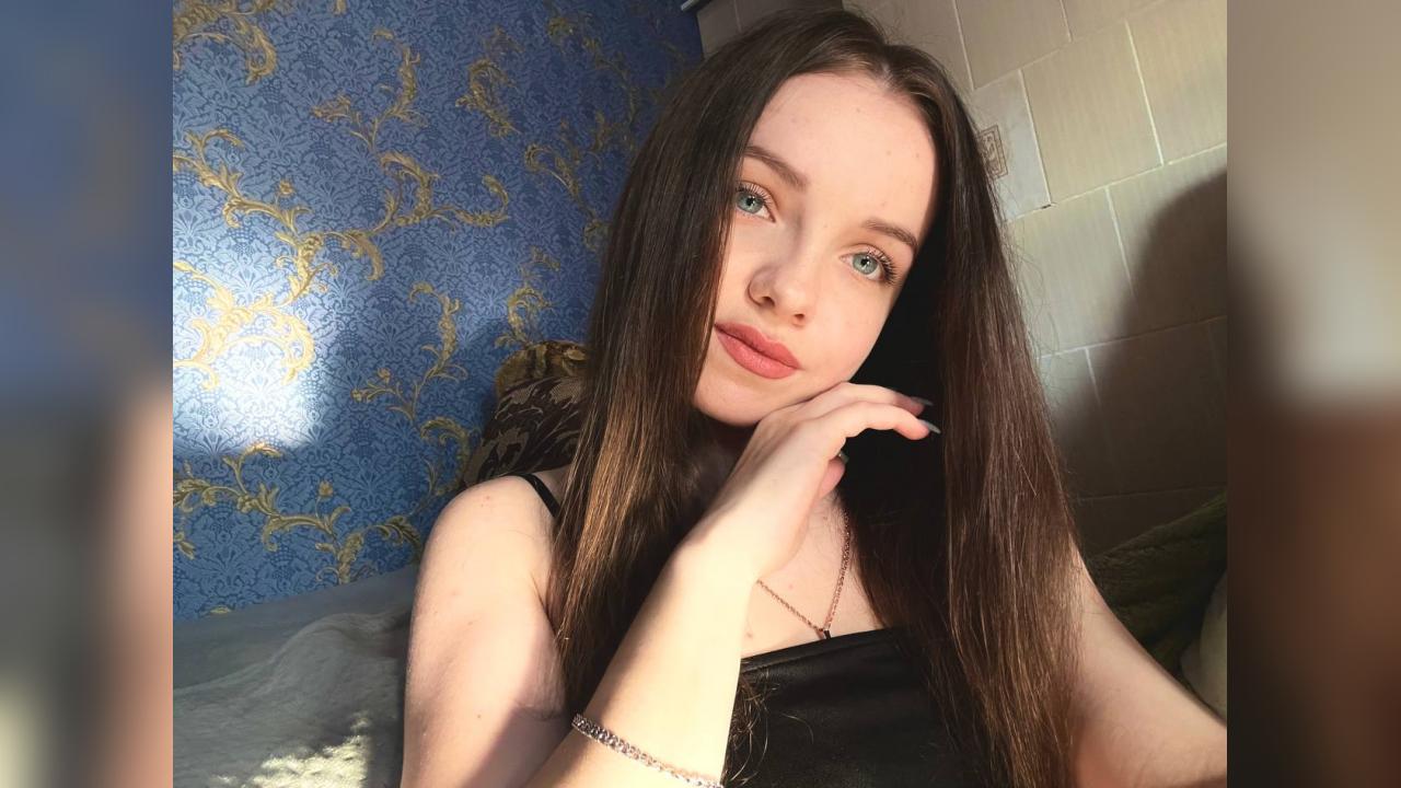 Webcam chat profile for Oleo19: Books/Reading