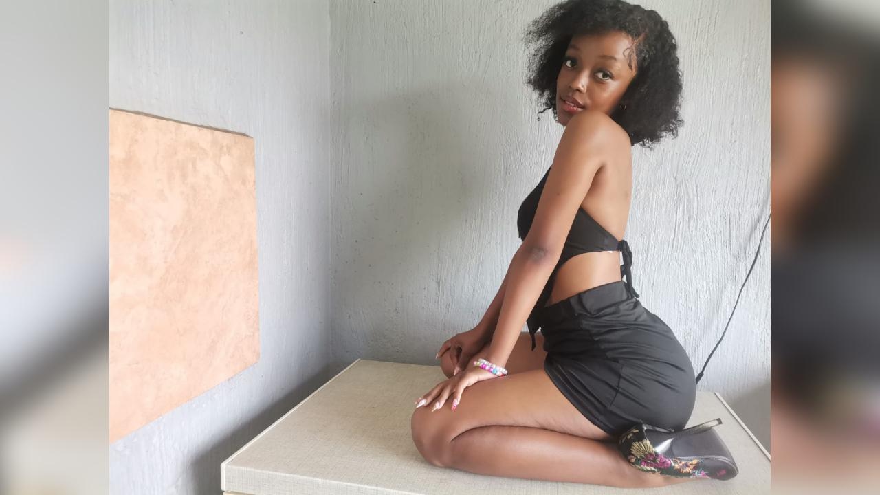 Webcam chat profile for MiniDynamite: Bondage & discipline