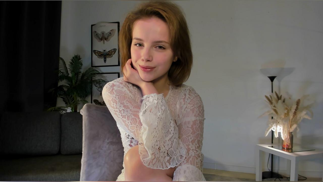 Webcam chat profile for GabiAddams: Legs, feet & shoes