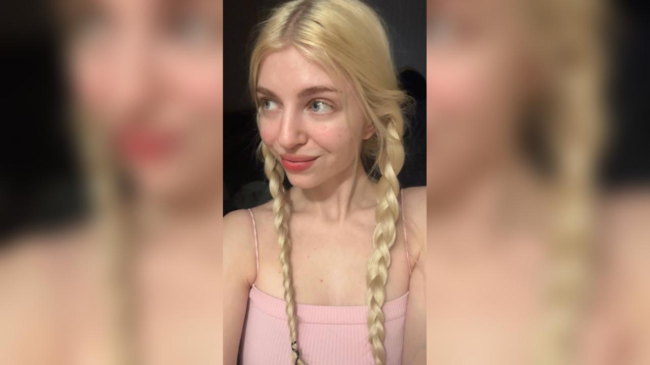 Webcam chat profile for Elunor: Leather