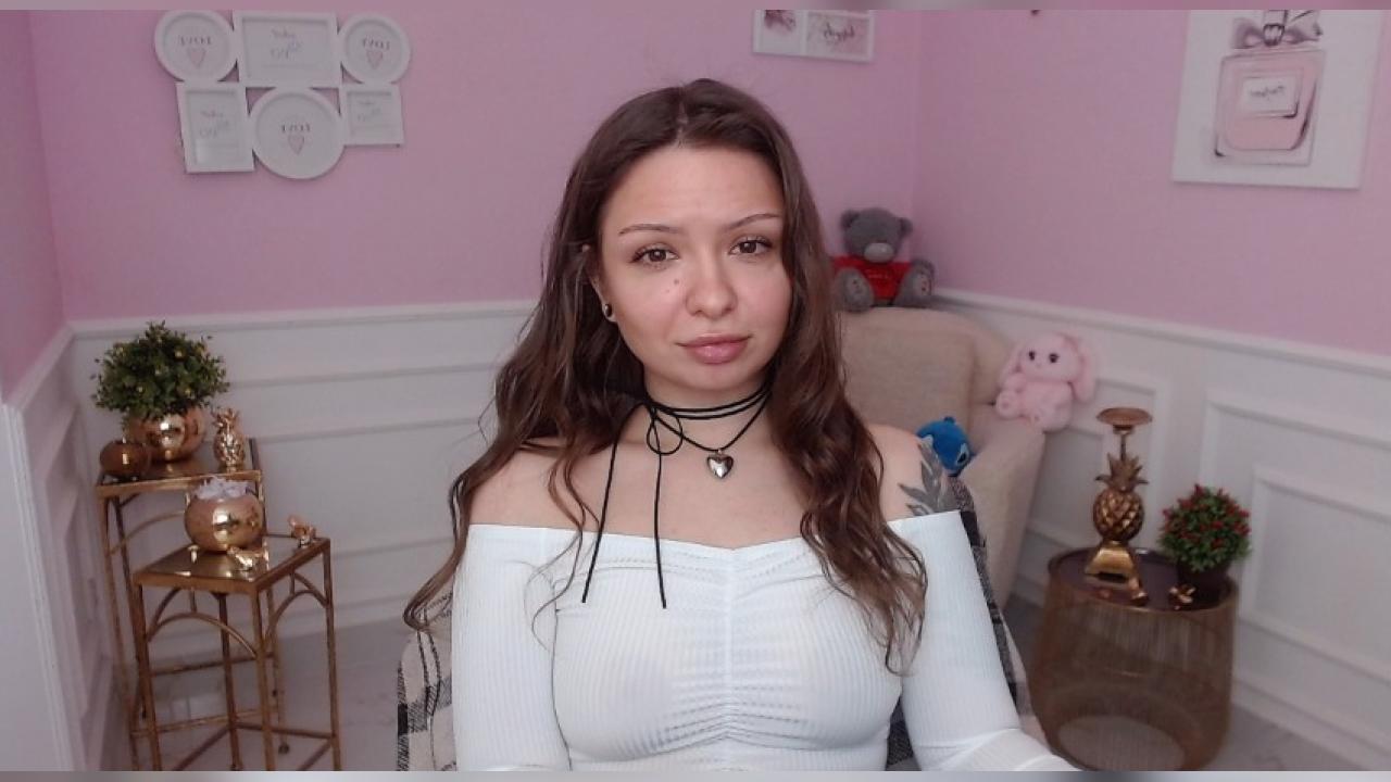 Webcam chat profile for LucySkilar: Leather