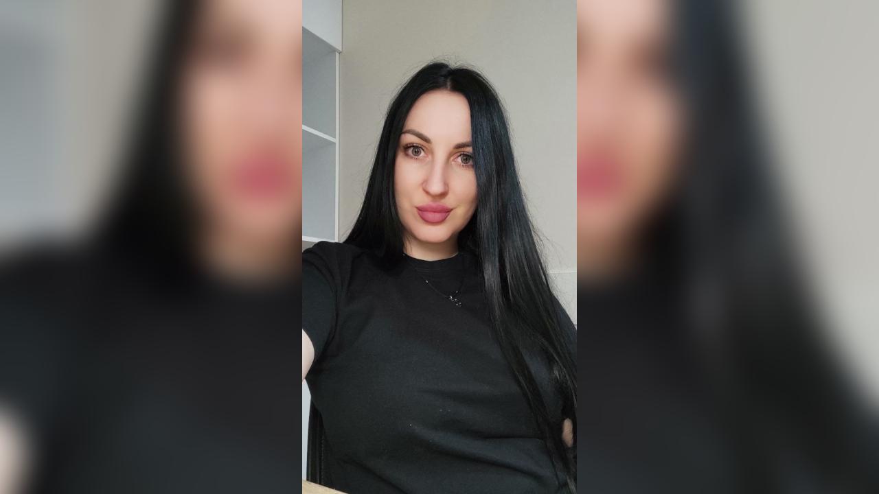 Webcam chat profile for VelvetJuliet: Cooking