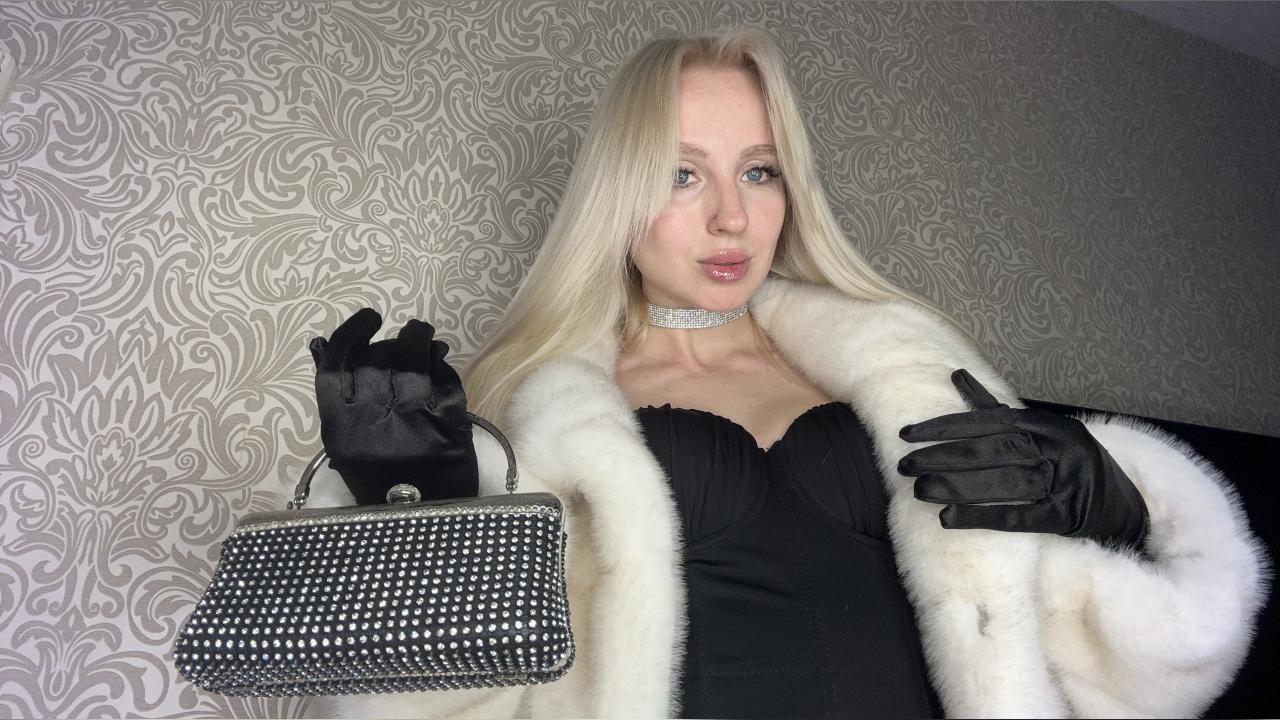 Webcam chat profile for SirenJuliette: Kissing