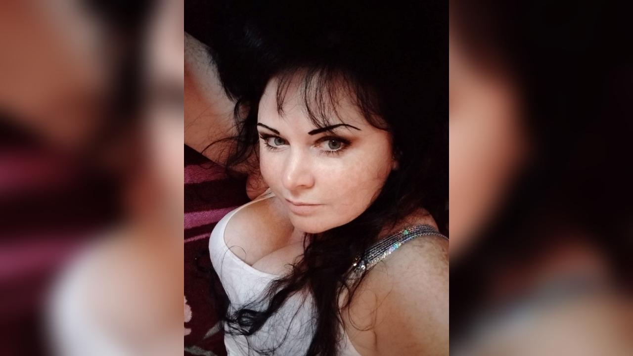 Webcam chat profile for GoldenLady41