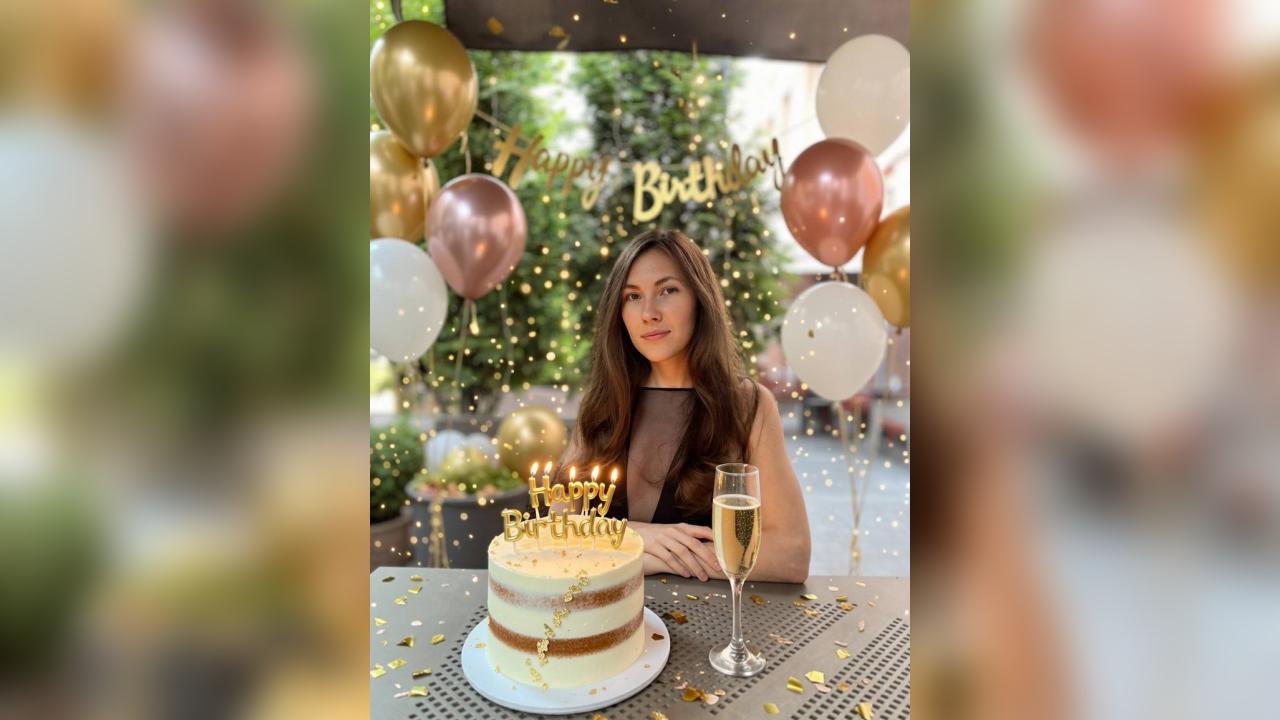 Webcam chat profile for ShyFlower: Cooking