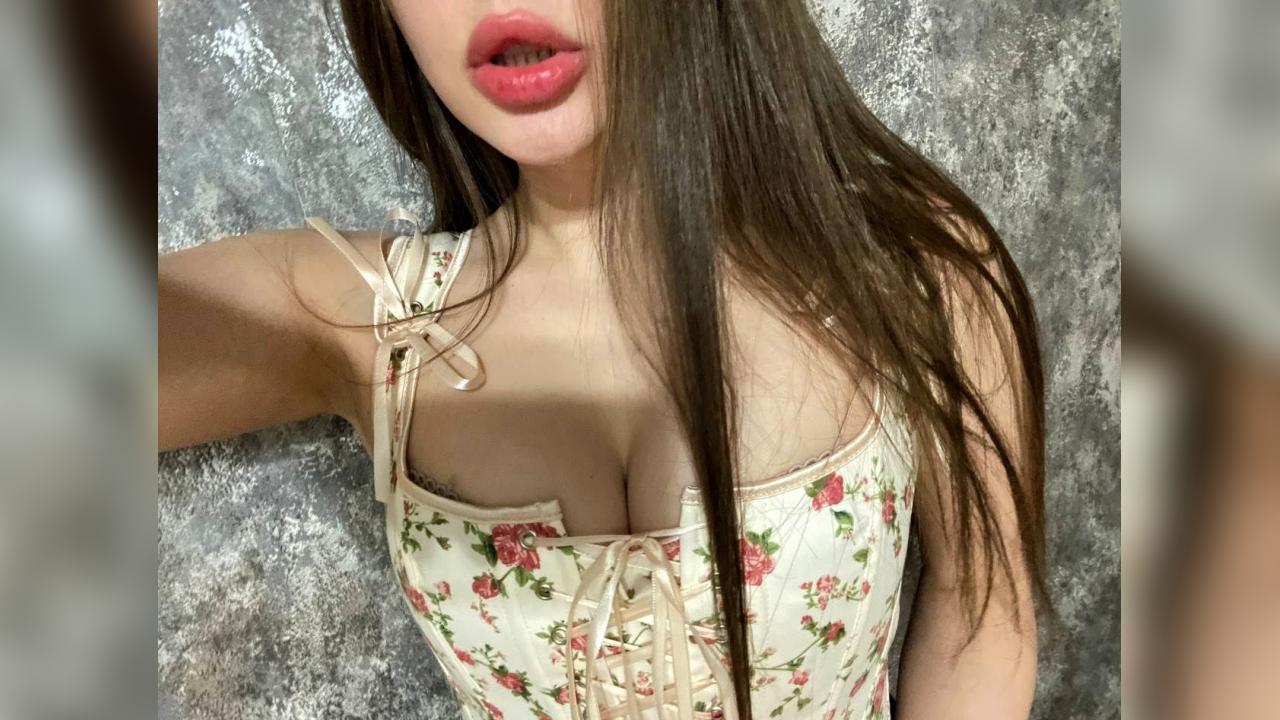 Webcam chat profile for babyfox: Leather