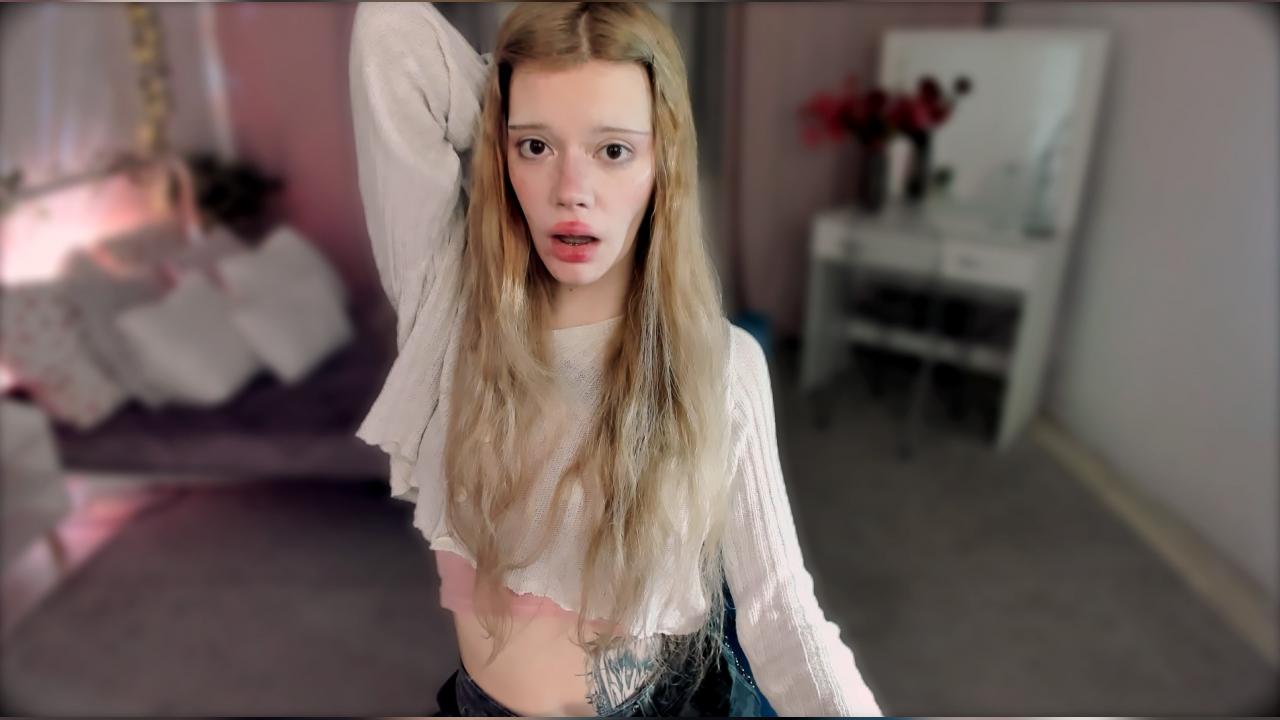 Webcam chat profile for SweetMell: Leather