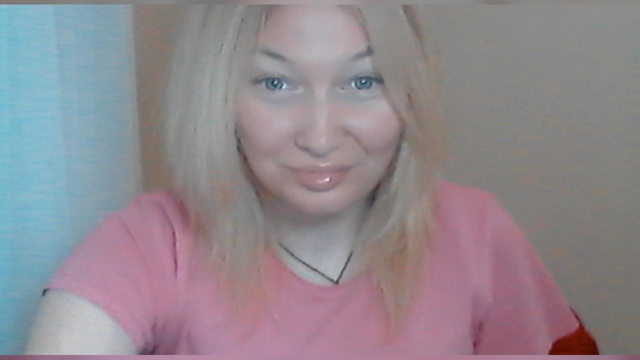 Webcam chat profile for PixelatedDream1: Humor