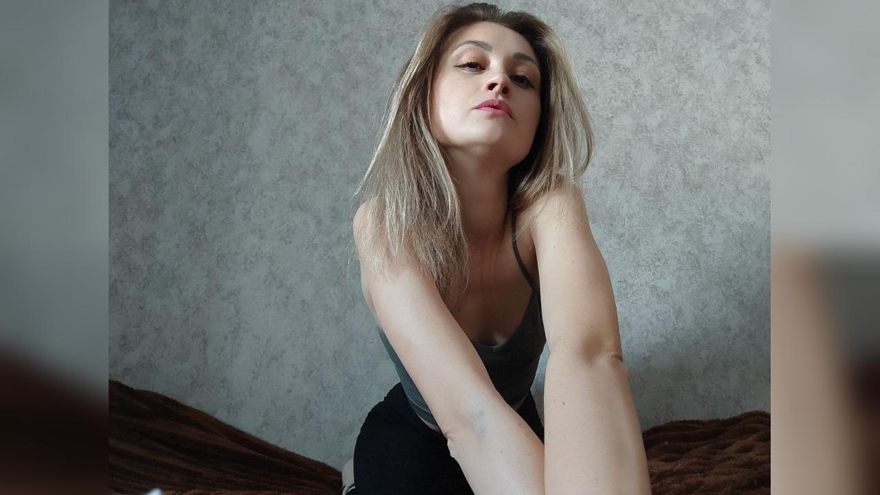 Webcam chat profile for Amarella: Dancing