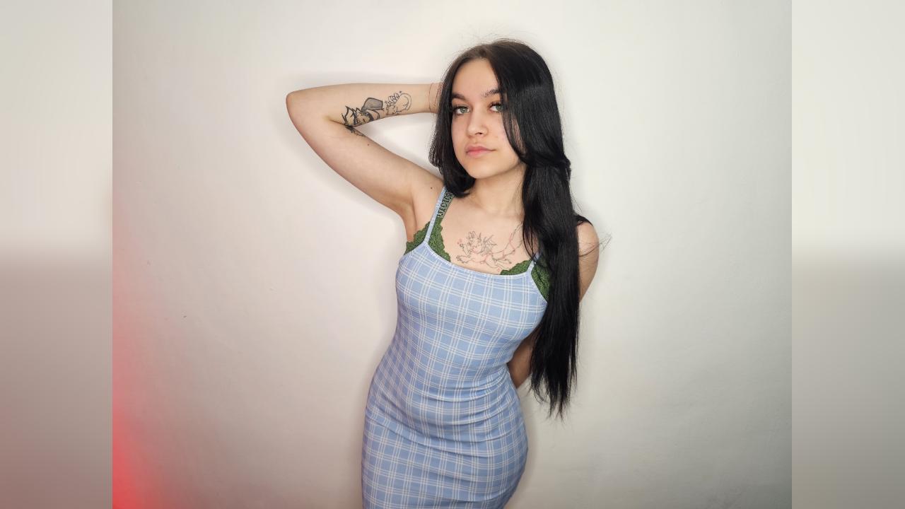 Webcam chat profile for AishaTempt: Leather