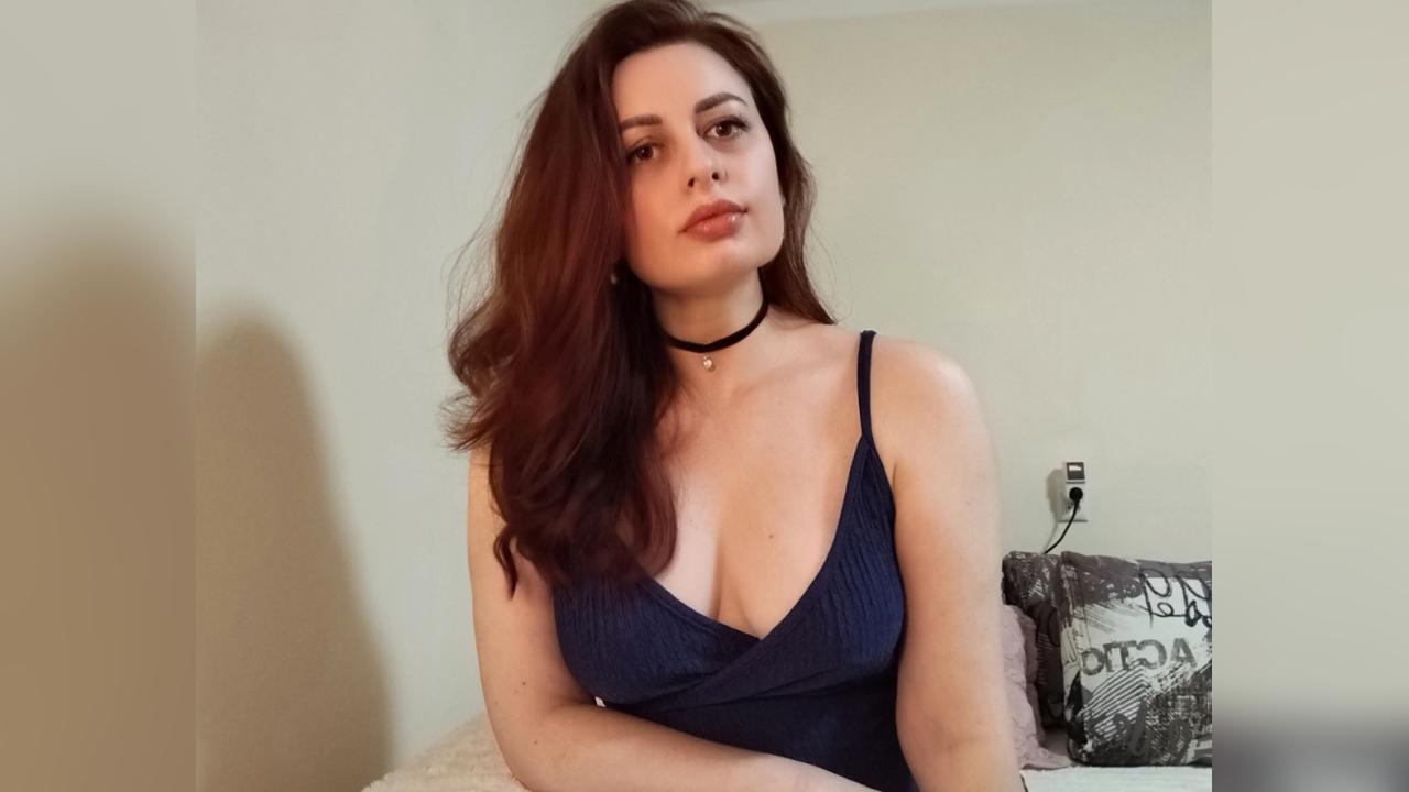 Webcam chat profile for 8LazyCat