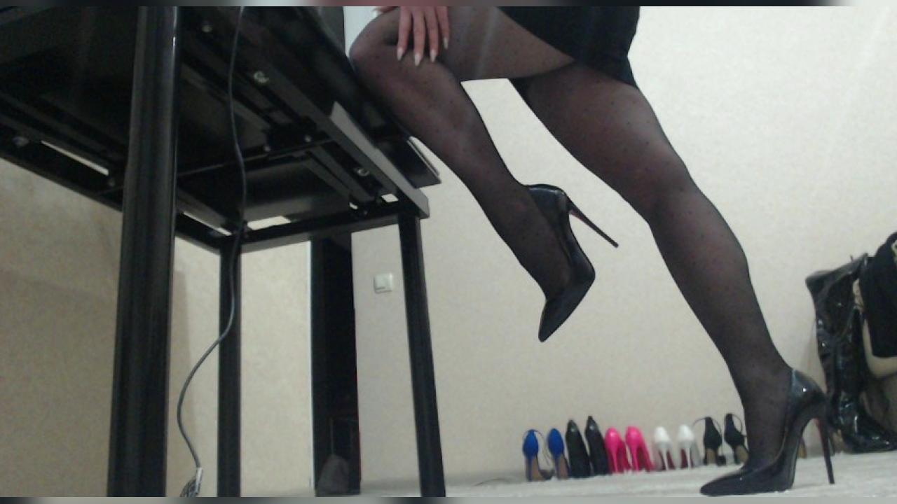 Webcam chat profile for Jewels4Juli: Dominatrix