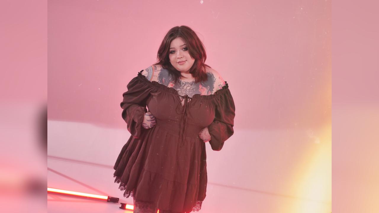 Webcam chat profile for SunshineHeart: Legs, feet & shoes