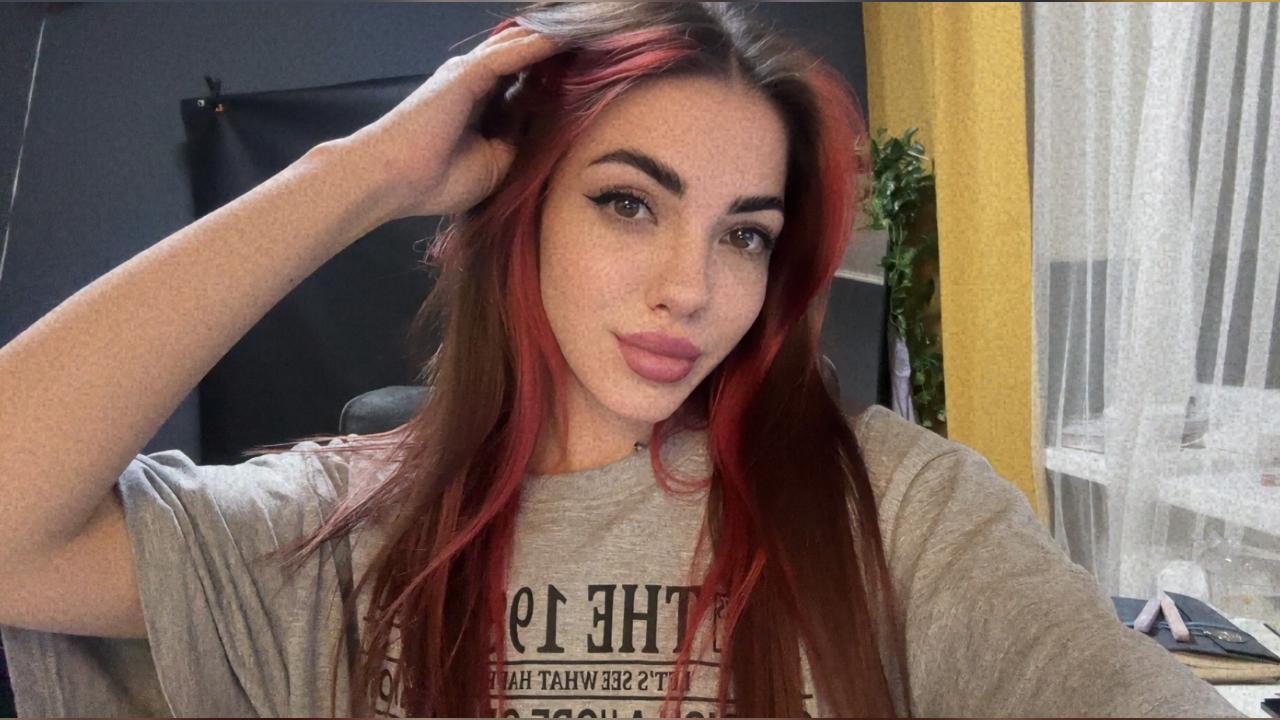 Webcam chat profile for JuliaHills: Outfits