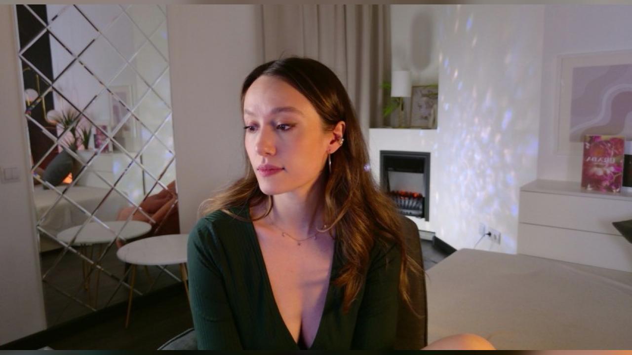 Webcam chat profile for AgnesGoddes: Legs, feet & shoes