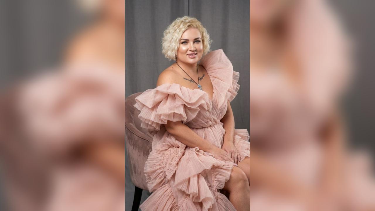 Webcam chat profile for Barbilove: Dancing