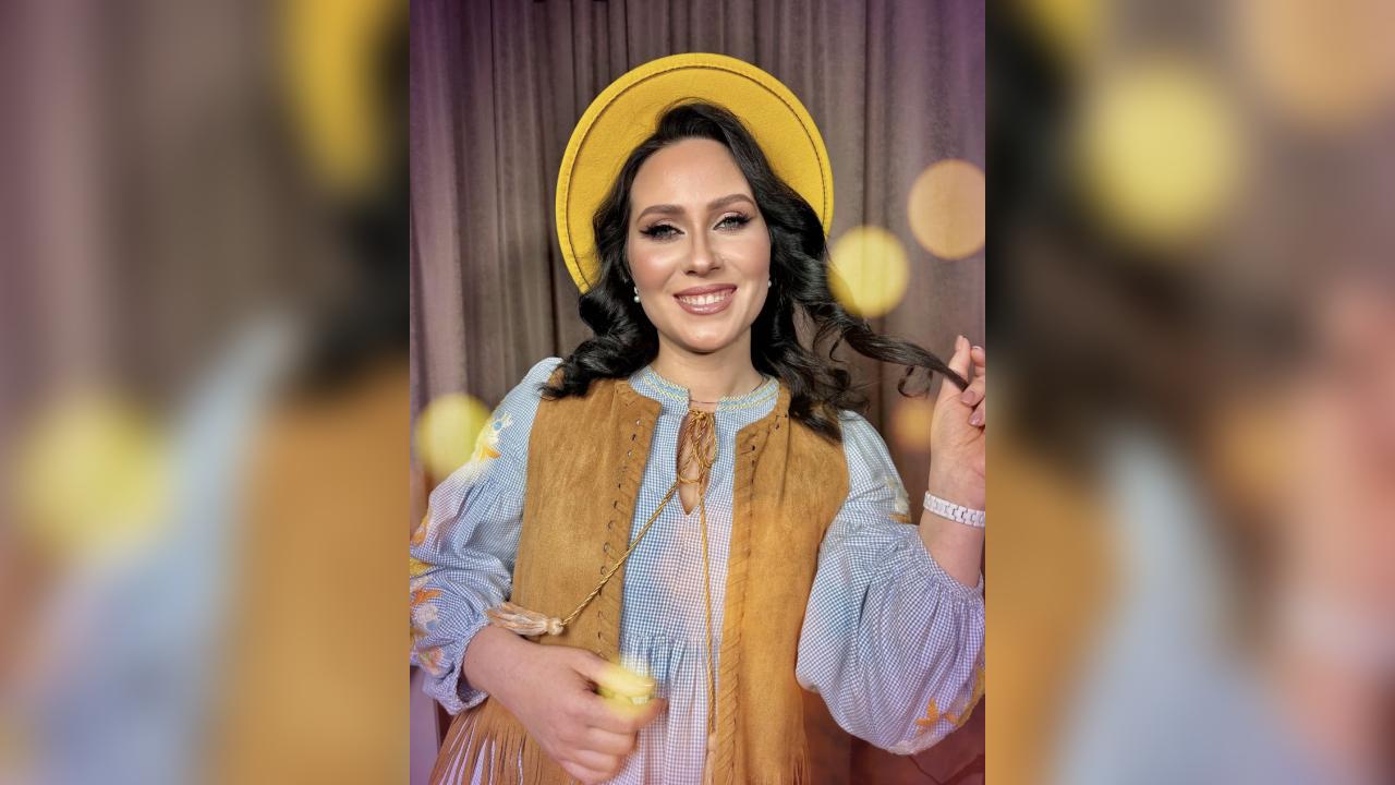 Webcam chat profile for OliviaWarm: Dancing