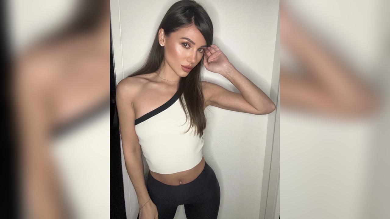 Webcam chat profile for Inspiration23: Legs, feet & shoes