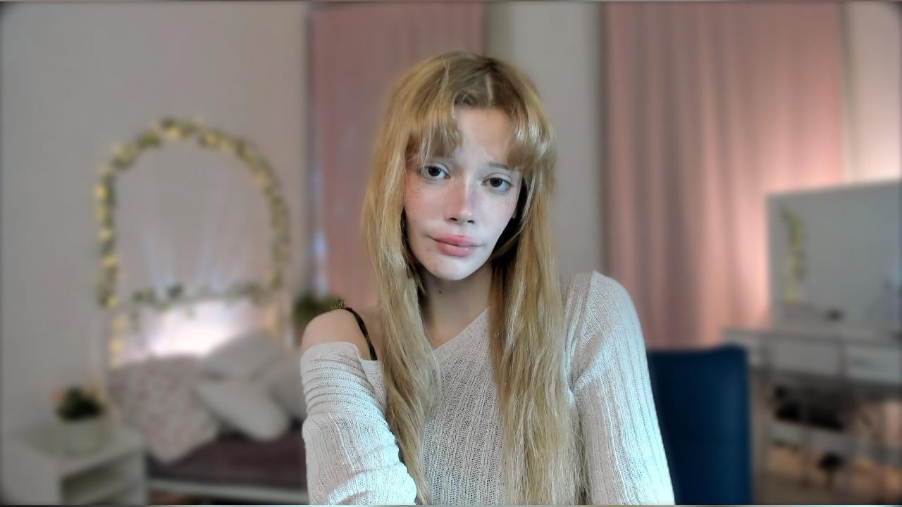 Webcam chat profile for SweetMell: Leather