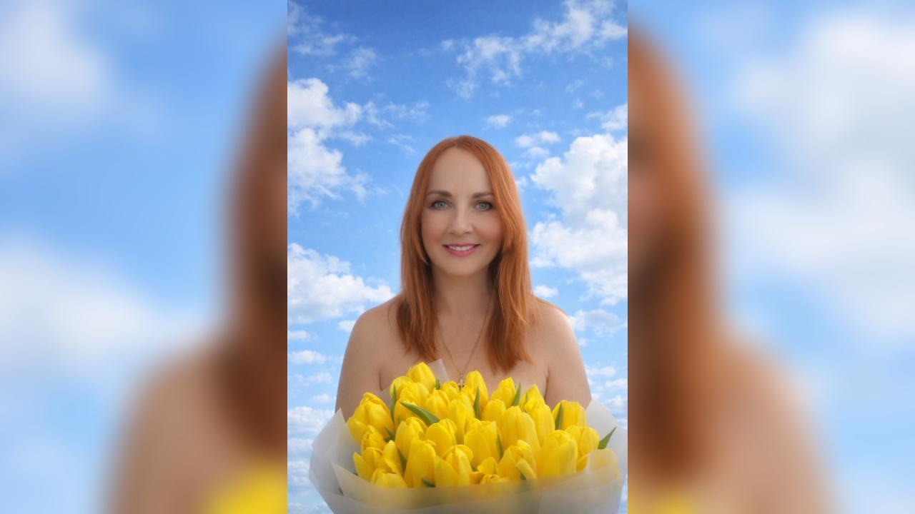 Webcam chat profile for Candy45: Travel