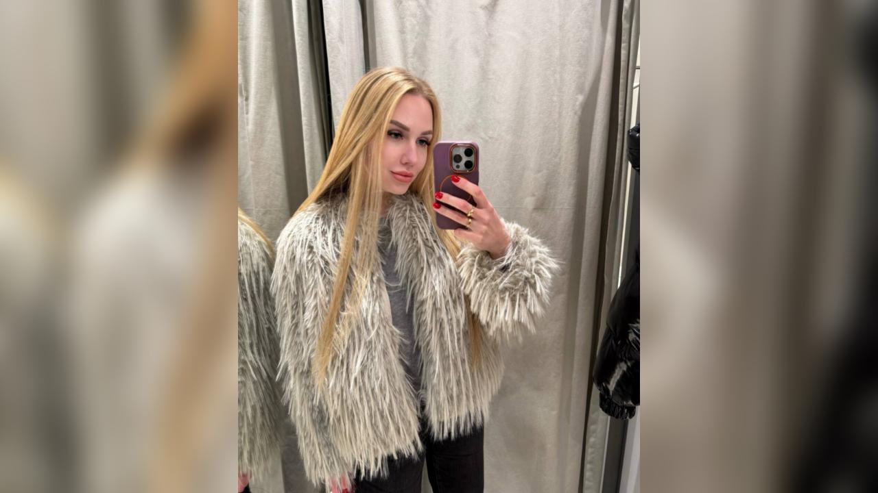 Webcam chat profile for MiaNova: Ask about my Hobbies