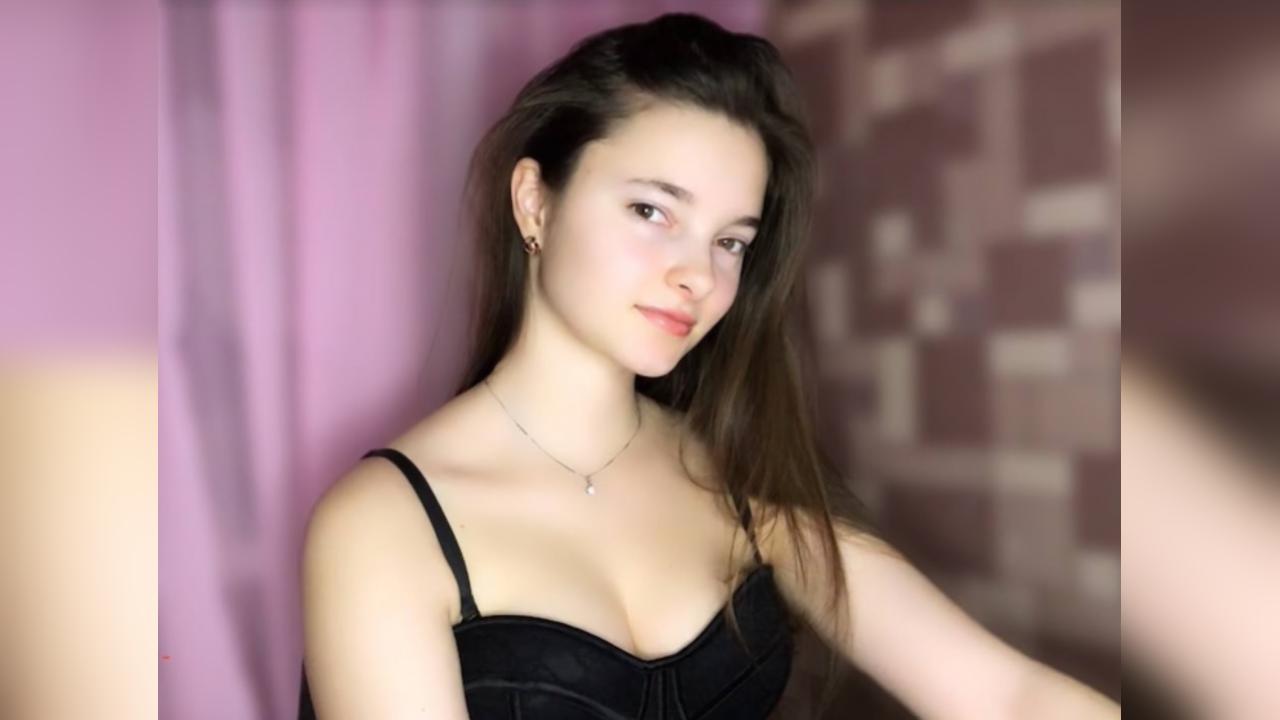 Webcam chat profile for NinaVibes: Ask about my Hobbies