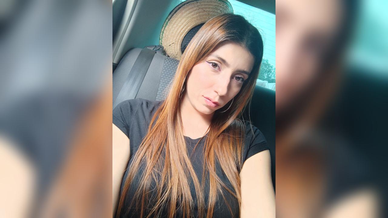 Webcam chat profile for JulianaPretty: Legs, feet & shoes