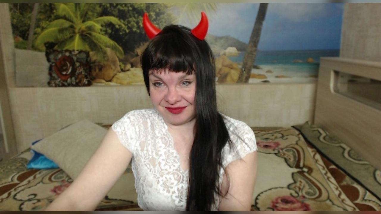 Webcam chat profile for Destinybbb: Bondage & discipline