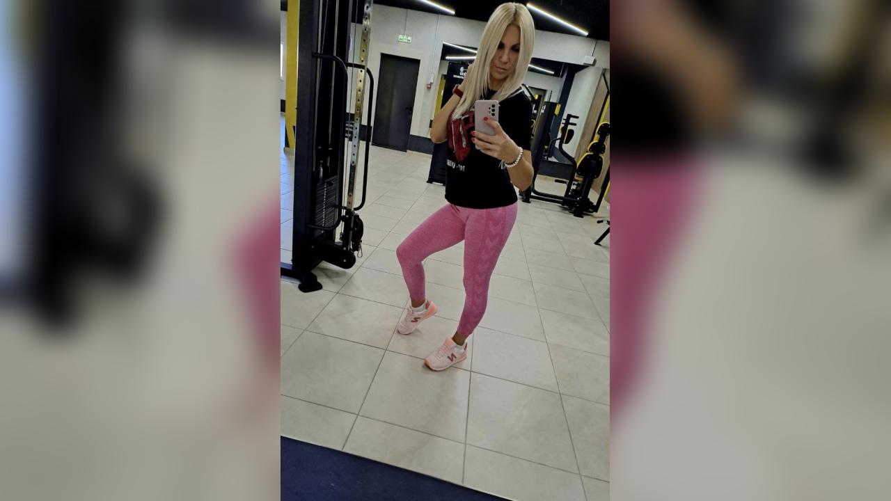 Webcam chat profile for CherryBlond