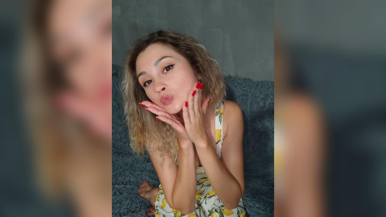 Webcam chat profile for Amarella: Dancing