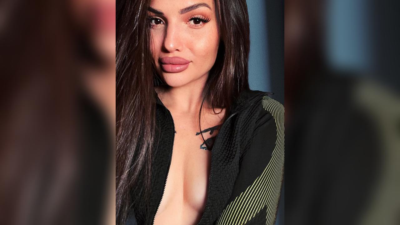 Webcam chat profile for MaryMee: Latex & rubber