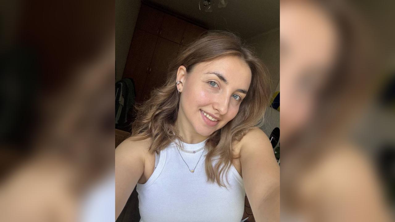 Webcam chat profile for LovelyAura