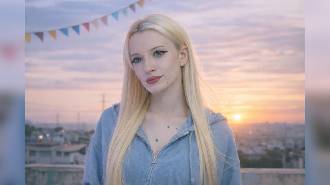 Webcam chat profile for xBarbiSizex: Legs, feet & shoes