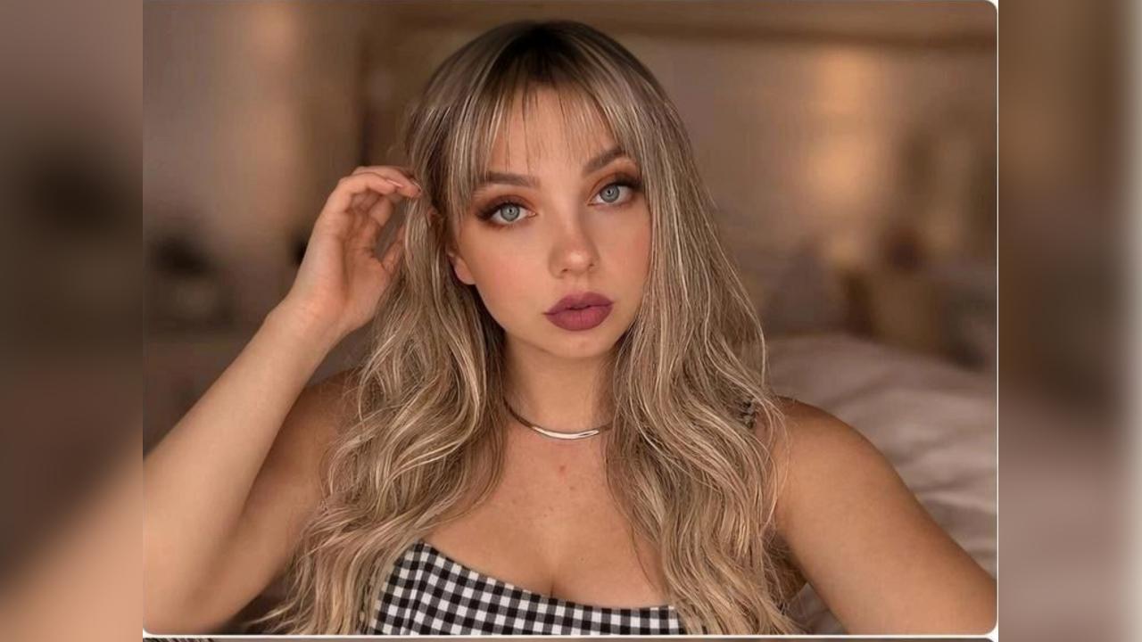 Webcam chat profile for BlackElla: Dancing