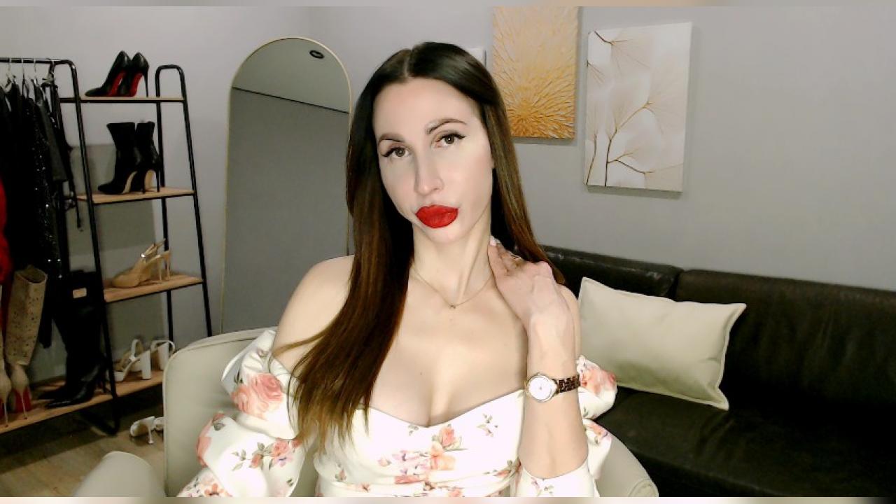 Webcam chat profile for EllaSea: Leather