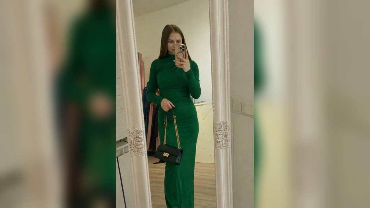 Webcam chat profile for MelaniSoul: Legs, feet & shoes