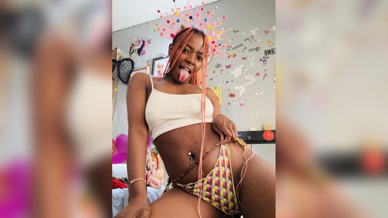 Webcam chat profile for ChocolateBunny: Legs, feet & shoes